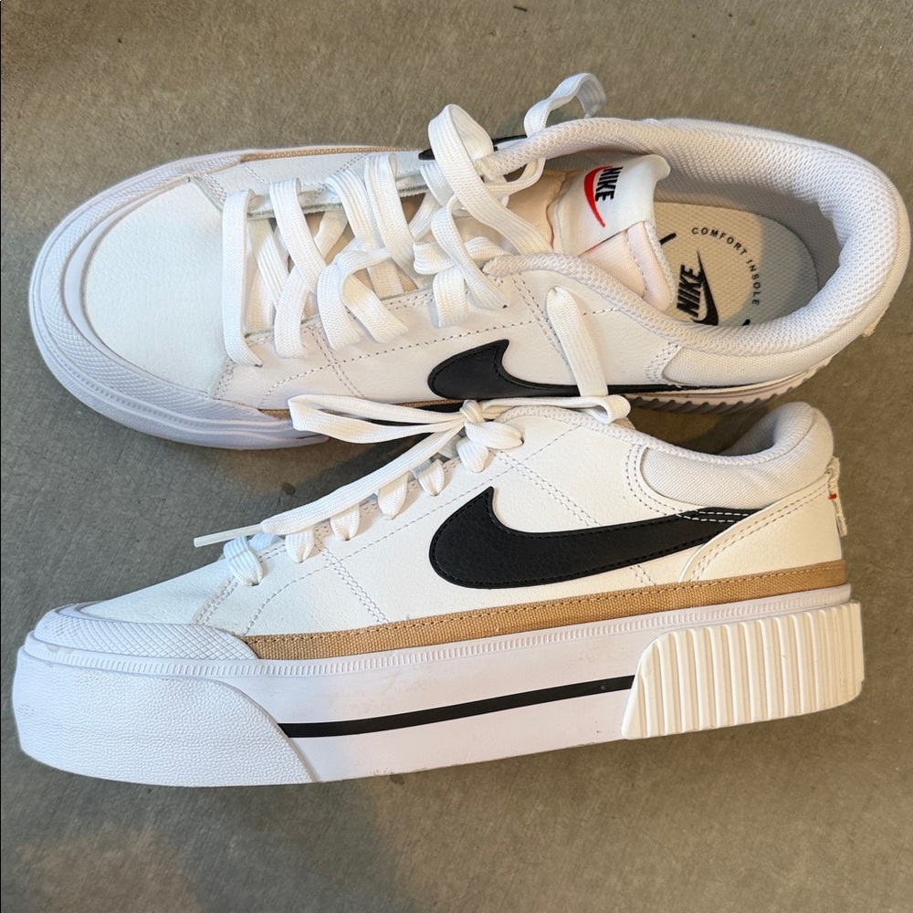 Nike White and Black Low-Top Sneakers